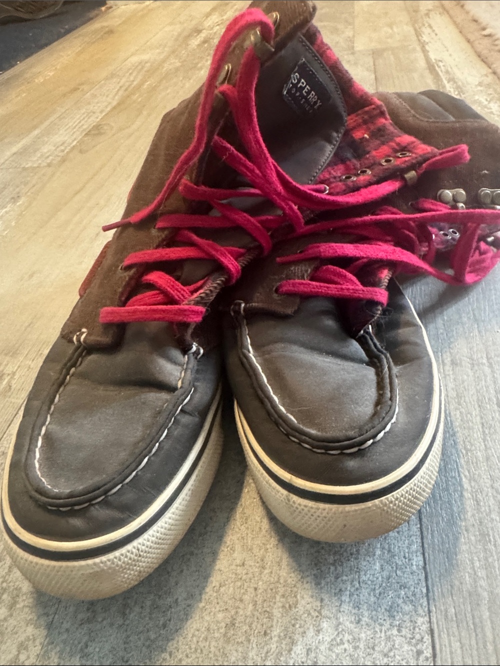 Sperry Kids Brown High-Top Sneakers with Pink Laces